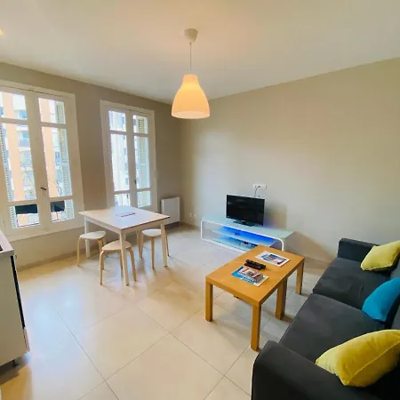 Le Delfino Port De نيس